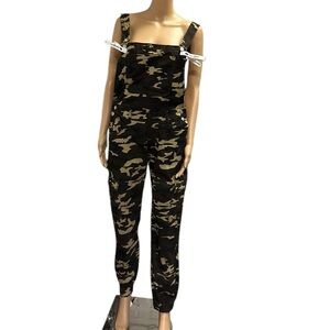 JK Miles Camo Overalls Jogger Ankle Cargo Pockets Jumpsuit Pants Womens Medium